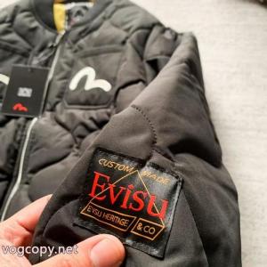EVISUジャケットスーパー コピー 通販 優良最安値正規品 ロゴが印象的 秋冬
