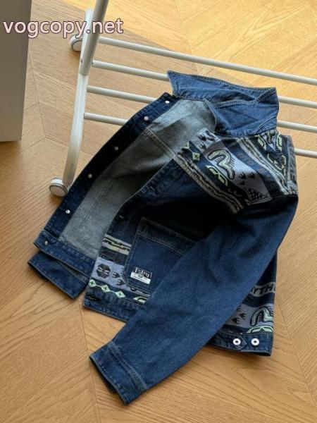 コピー 品 販売コート話題となる人気品 履き心地 大人の余裕が漂うEVISU 5